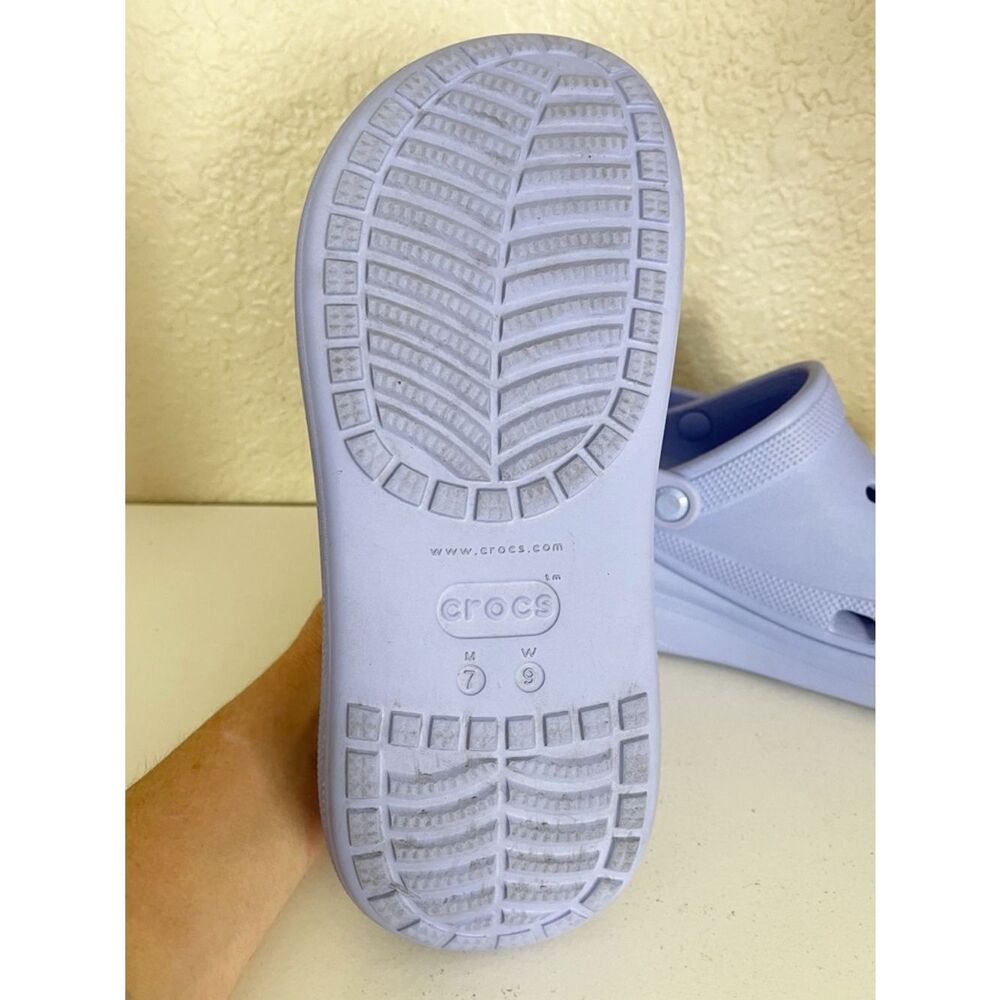 Crocs Classic Crush Clog Moon Jelly in Platform Clog in lavender - Picture 6 of 10